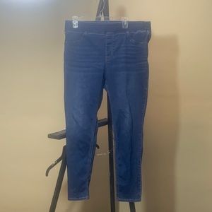 Old Navy Pull on skinny jeans